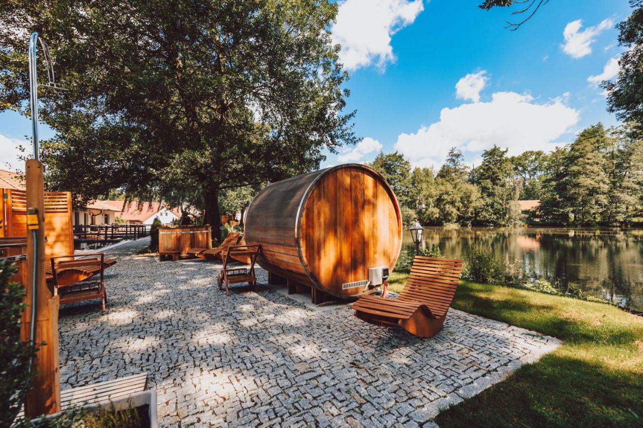Cernovice  Resort Mlyn Cernovice מראה חיצוני תמונה
