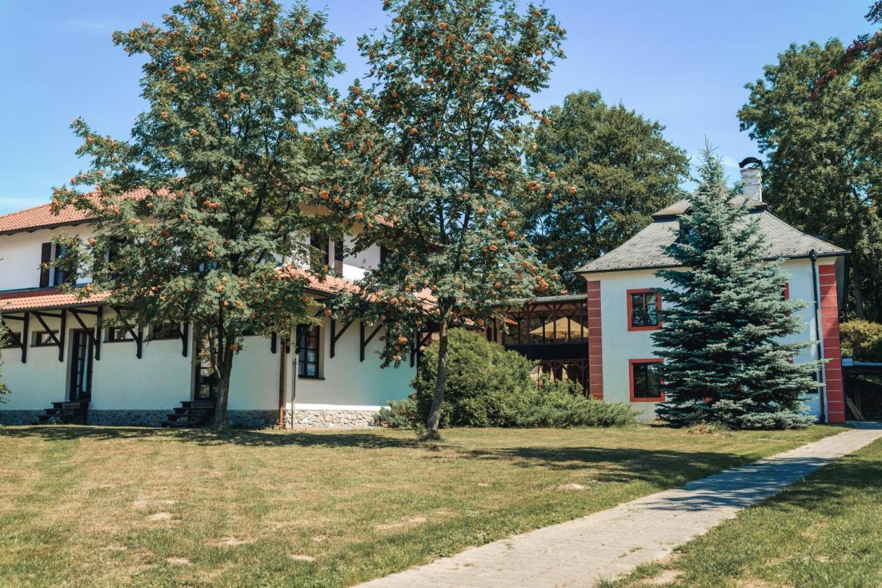 Cernovice  Resort Mlyn Cernovice מראה חיצוני תמונה