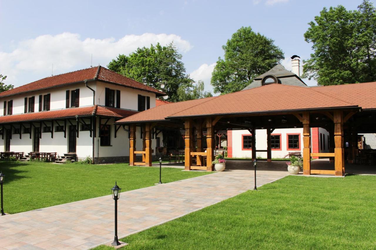 Cernovice  Resort Mlyn Cernovice מראה חיצוני תמונה